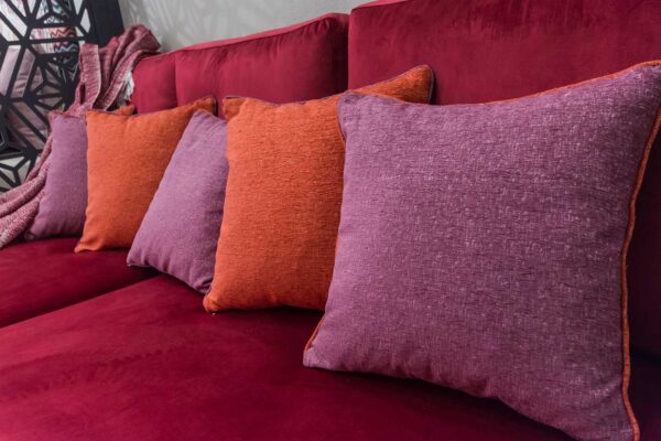 Καναπές με βελούδινη υφή, χειροποίητος, ποικιλία σε χρώματα και υφάσματα